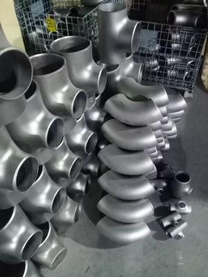 磨かれたソケットの溶接は炭素鋼の管付属品1-1/4のインチに通した